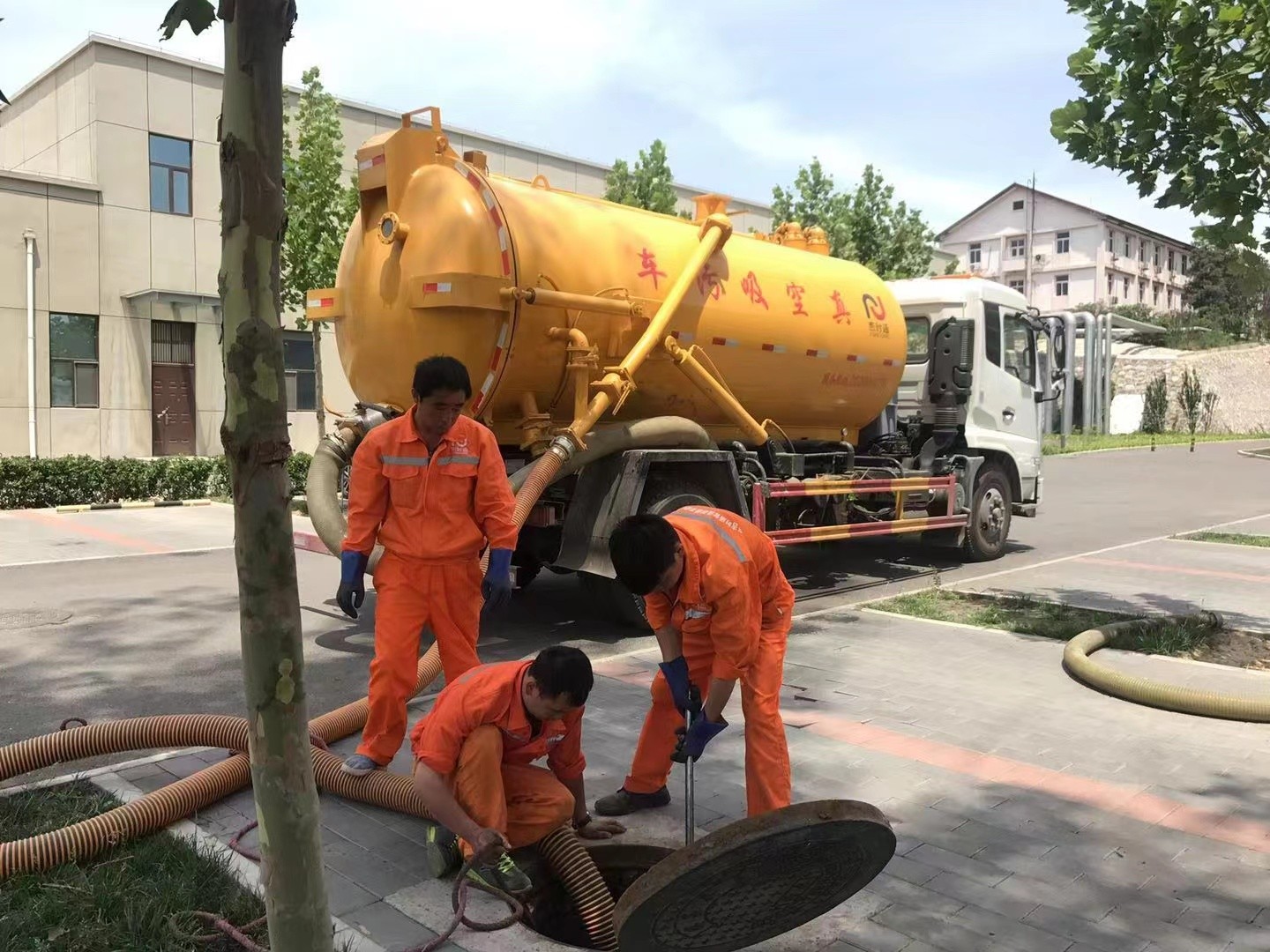 内黄化粪池清理与5-8吨吸粪车施工效率分析